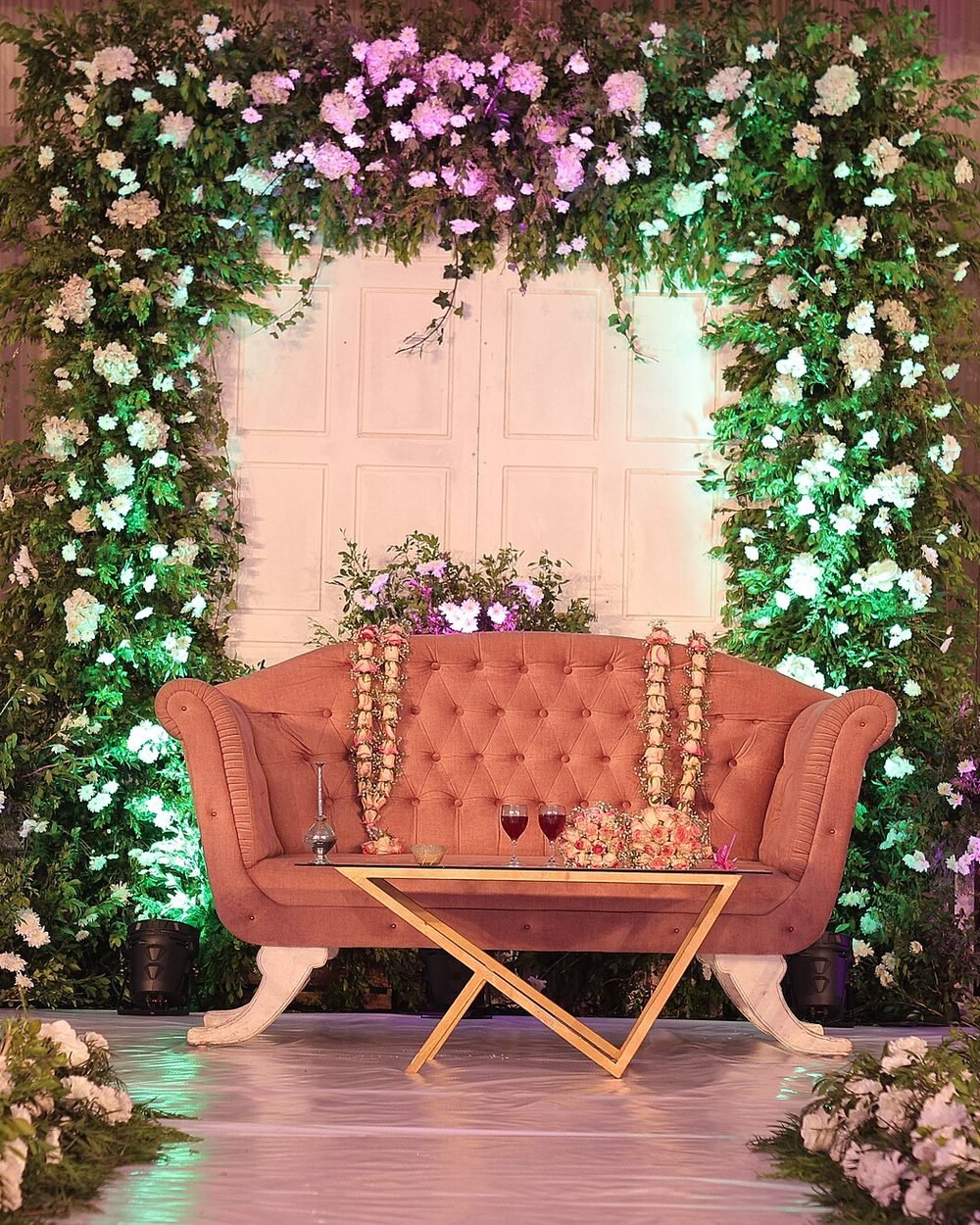 Spacious banquet hall ready for an evening celebration